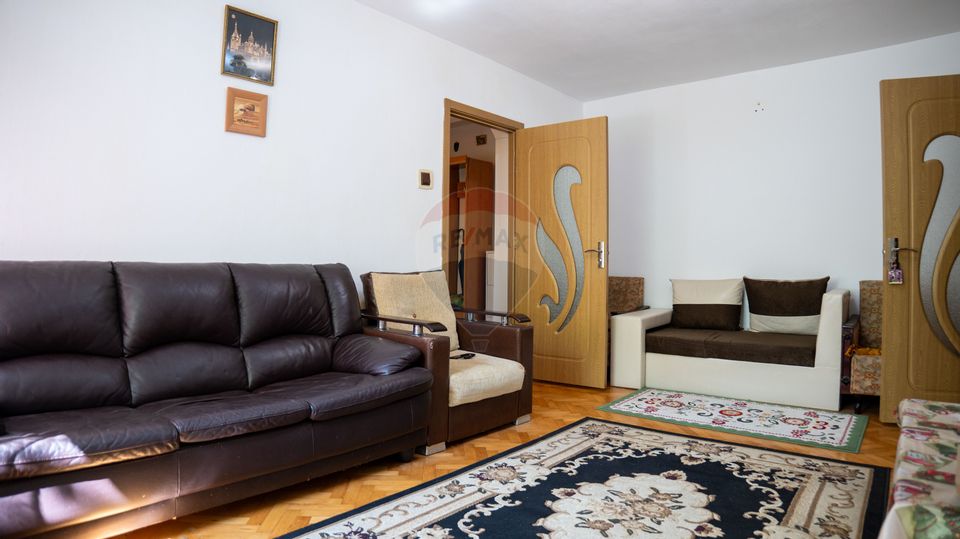 Vanzare apartament 2 camere semidecomandat, Bucurestii Noi