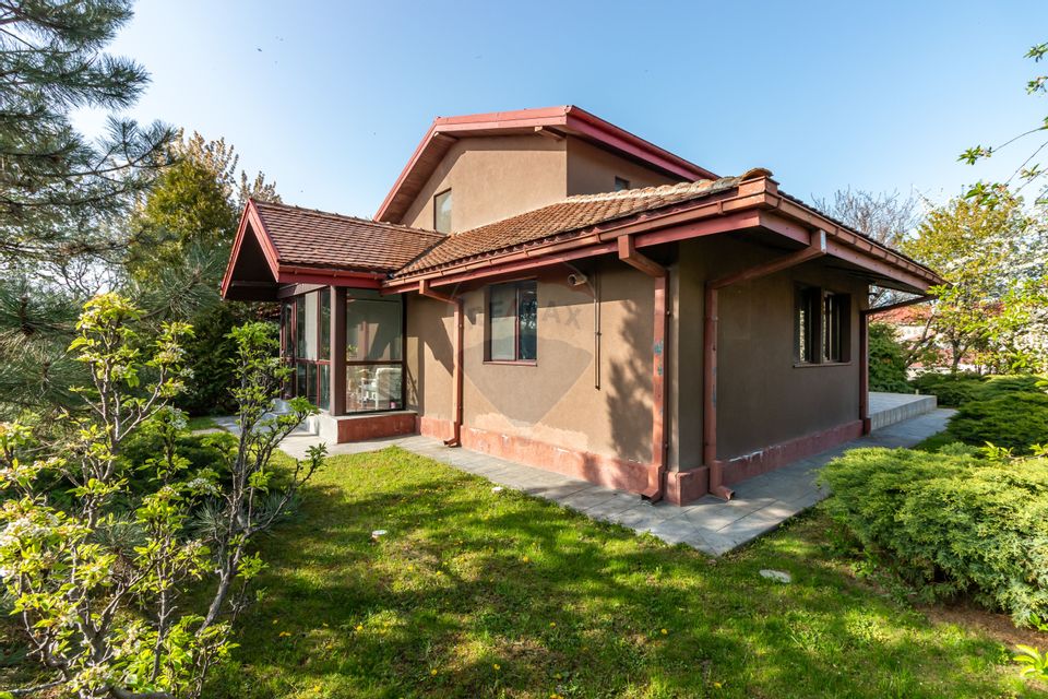 Villa with land 1000sqm Zorelelor Street / Snagov / LAC / Holiday home