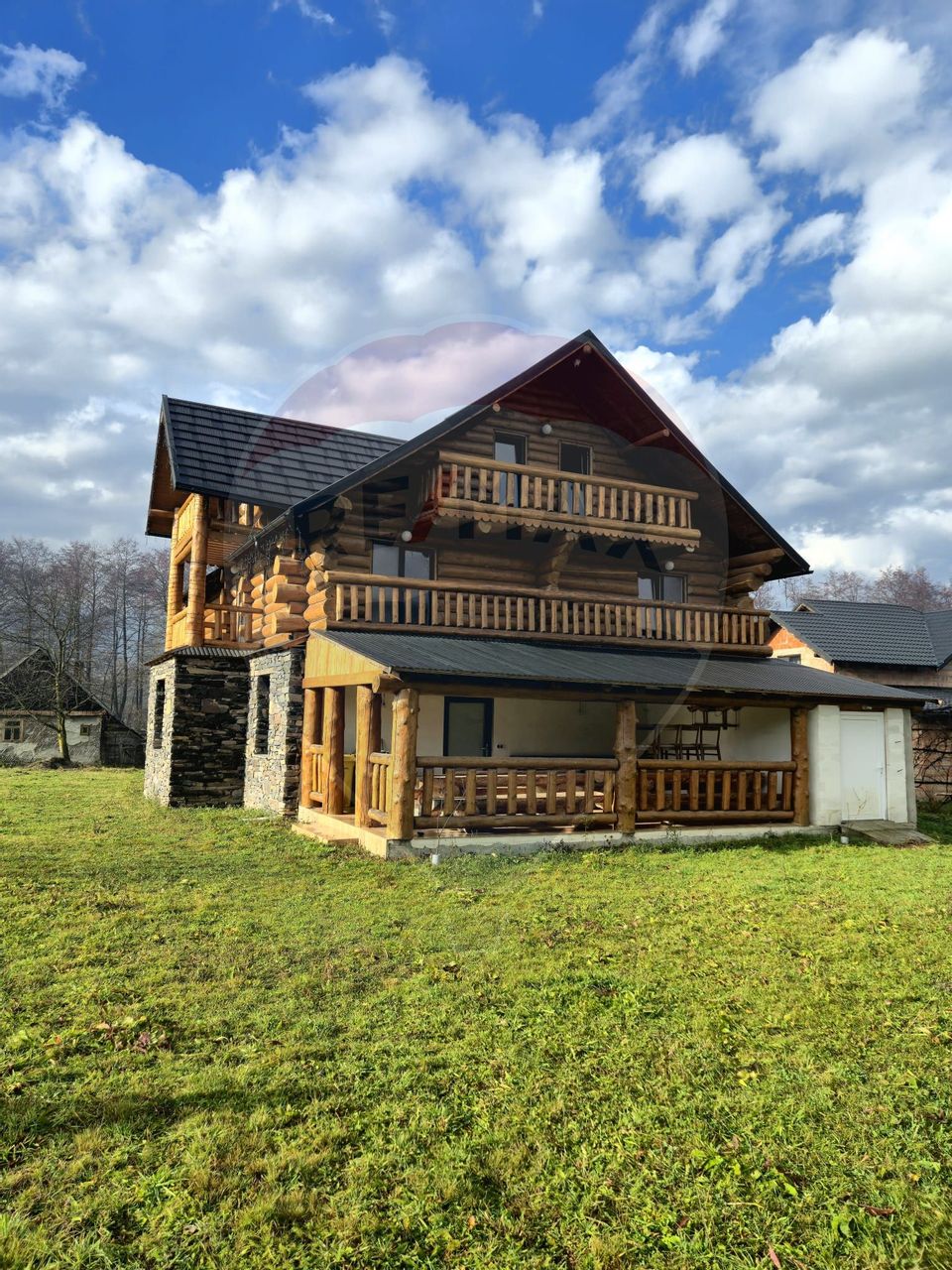 Casă / Vilă cu 6 camere de vânzare