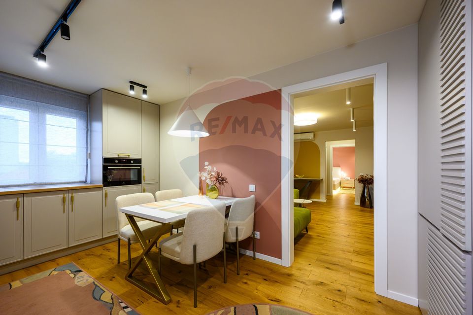 Apartament renovat, modern, cu 3 camere, de vânzare în Grigorescu