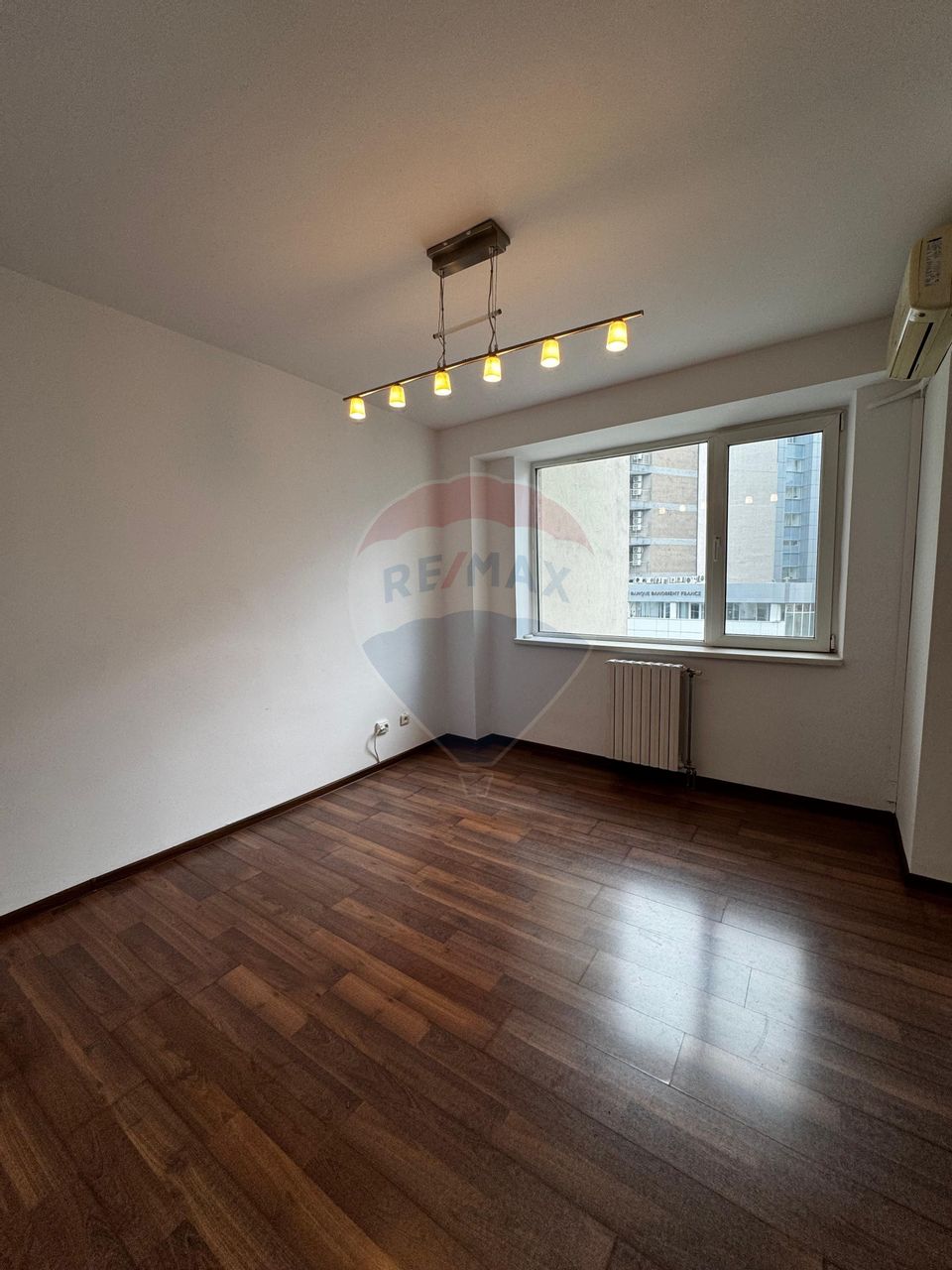 79sq.m Office Space for rent, P-ta Victoriei area