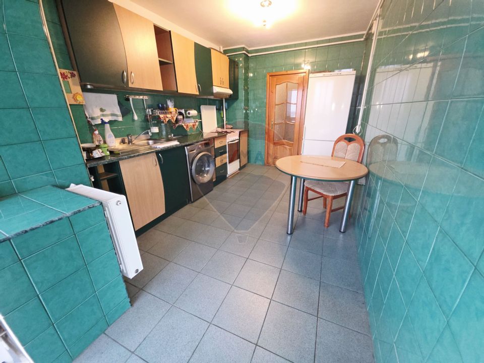 Apartament cu 2 camere de vânzare în zona 1 Mai