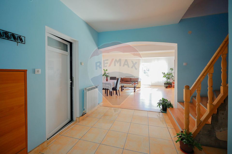 5 room House / Villa for sale, Nufarul area