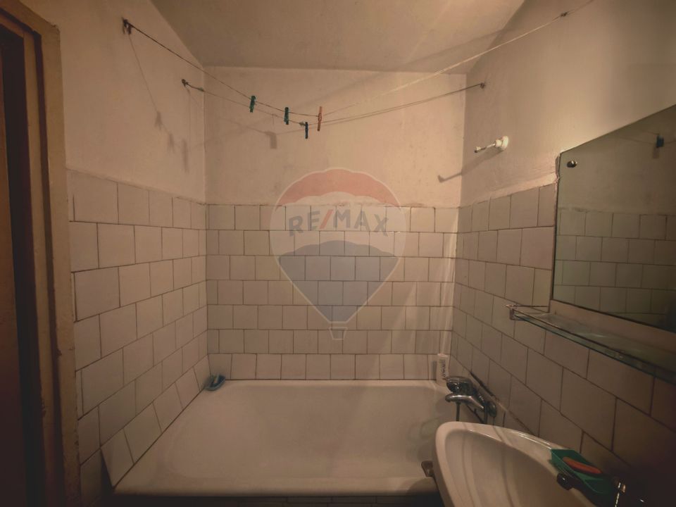 Apartament cu 2 camere -  zona P-ta Resita