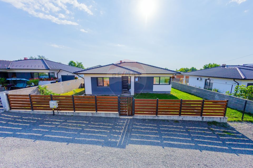 4 room House / Villa for sale