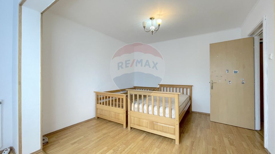 Apartament cu 3 camere de închiriat în zona Astra