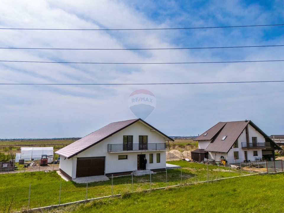 4 room House / Villa for sale