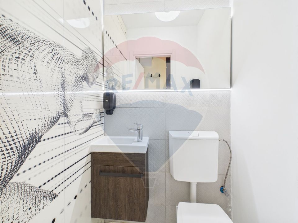 72sq.m Commercial Space for sale, Centrul Civic area