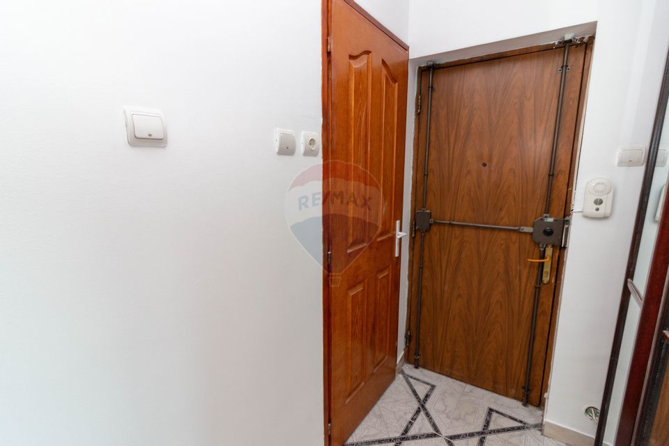 3 room Apartment for rent, Unirii area