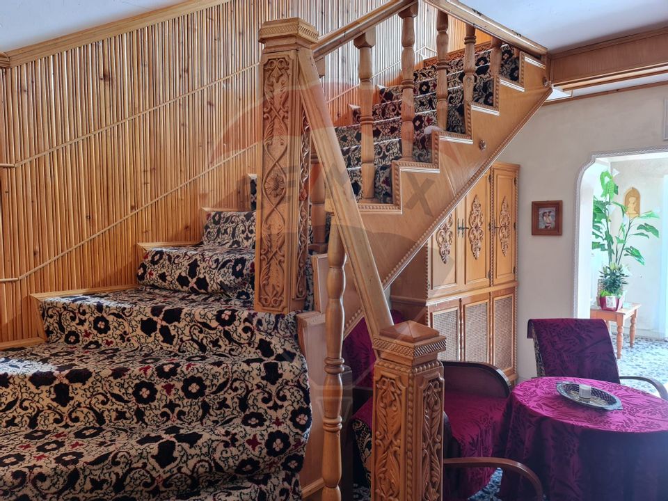 Casă / Vilă cu 6 camere de vânzare la munte in com. Agas