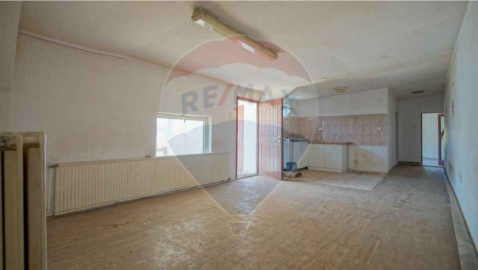 794sq.m Industrial Space for rent, Periferie area