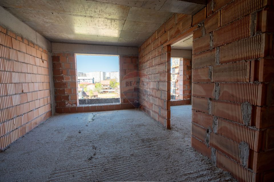 Vanzare 2 camere bloc boutique Malul Spart - Vedere liberă