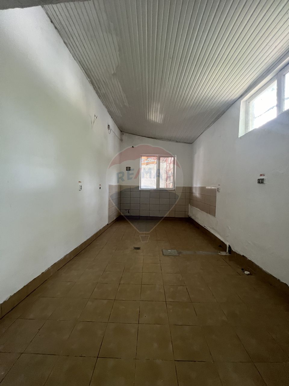 900sq.m Commercial Space for rent, Aurel Vlaicu area