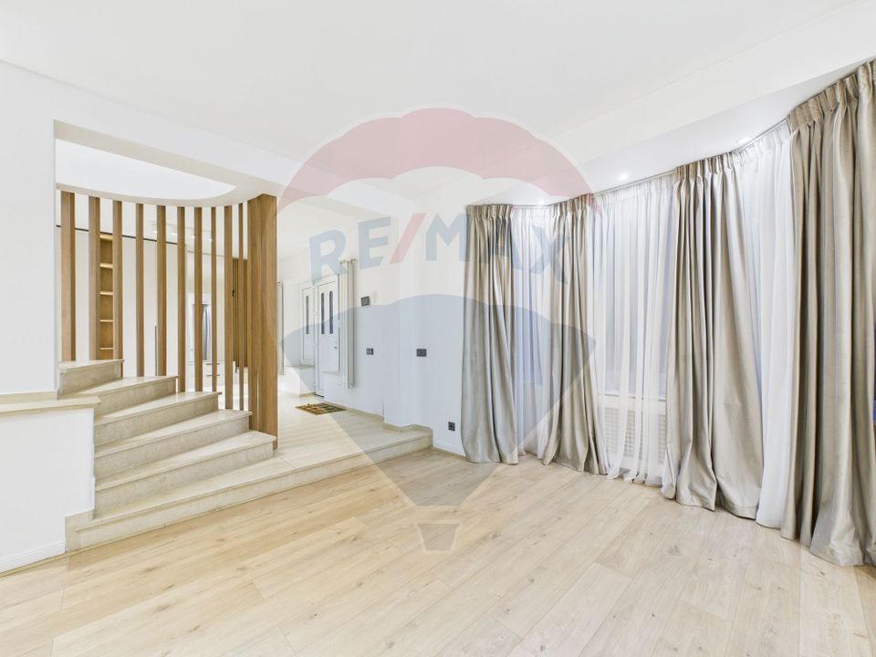 Casă / Vilă Pipera  cu 7 camere de închiriat