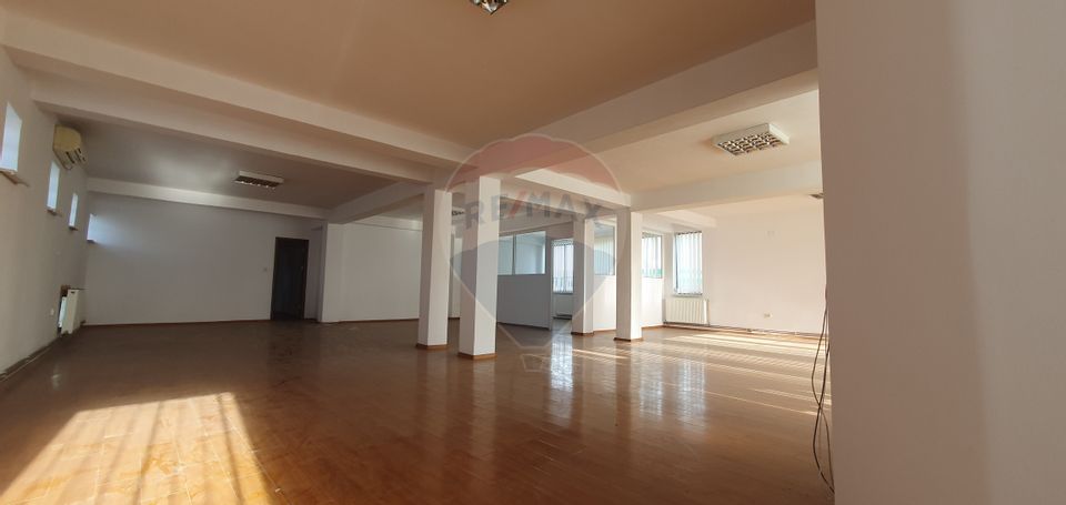 840sq.m Commercial Space for sale, Brestei area