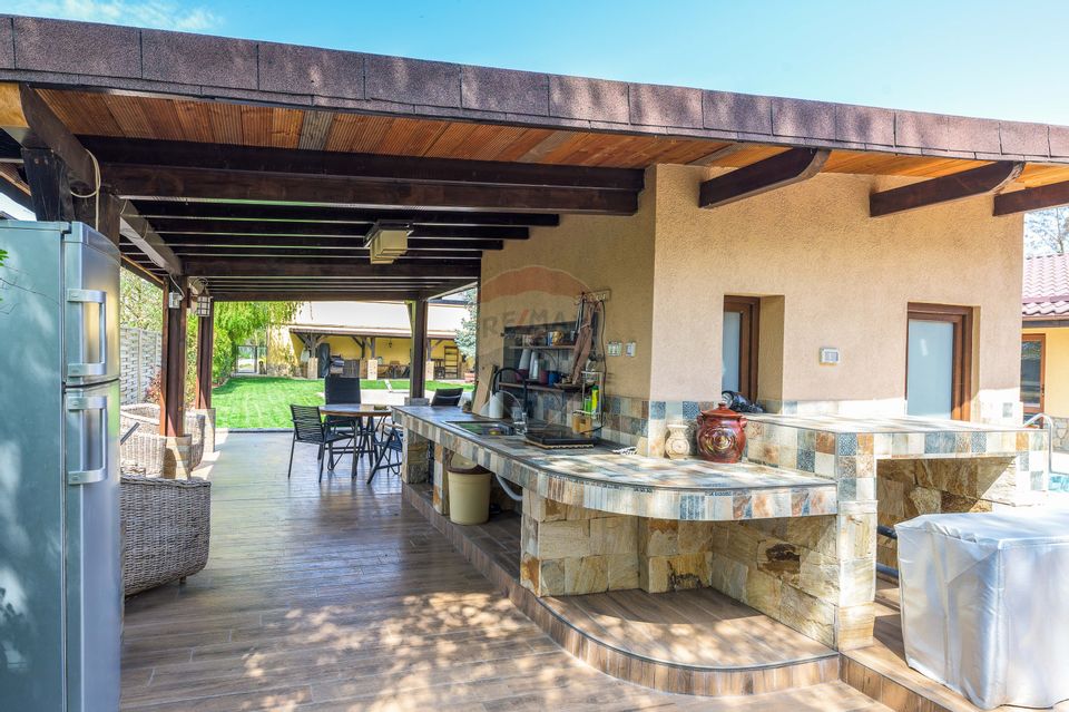 Oferta de sarbatori, discount 10% - Vilă cu parc, piscină și foișor