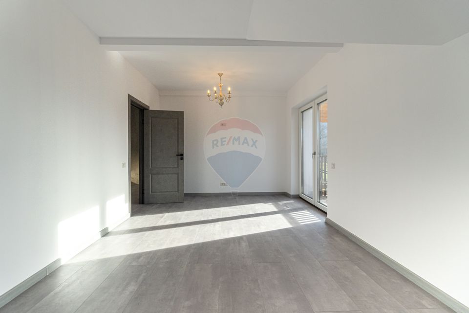 CASE NOI ÎN ARHITECTURĂ ALPINO-MODERNĂ CU ALEE PRIVATA | CRISTIAN