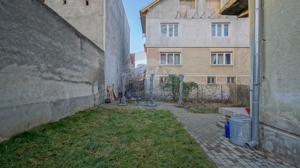 Apartament în casă cu 3 camere de vânzare în zona Brașovul Vechi