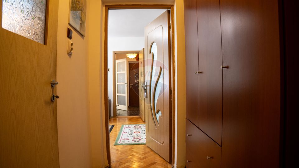 Vanzare apartament 2 camere semidecomandat, Bucurestii Noi