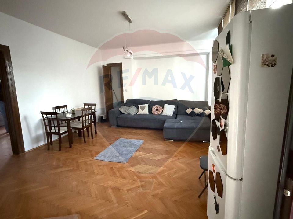 VANZARE Apartament cu 4 camere in zona Dacia