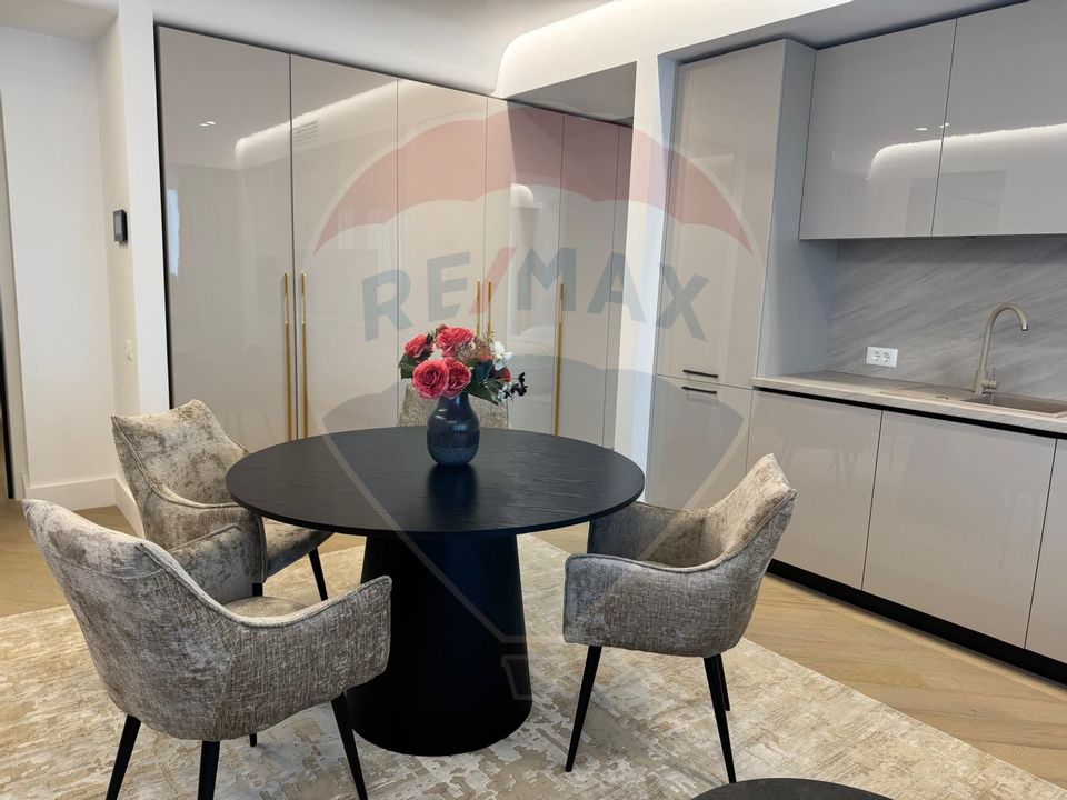 Apartament cu 3 camere de închiriat Cortina Residence