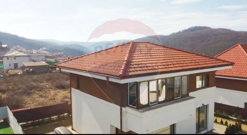 4 room House / Villa for sale