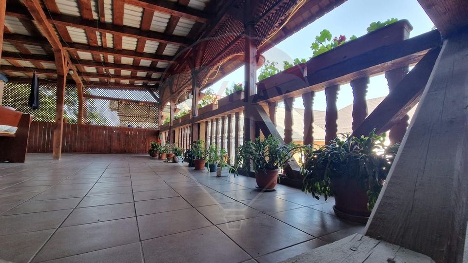 Casă cu 5 camere de vânzare în zona Central comision 0