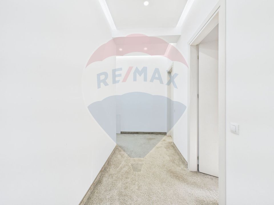 Apartament de vanzare - 3 camere 102mp + Terasa cu foisor 45mp