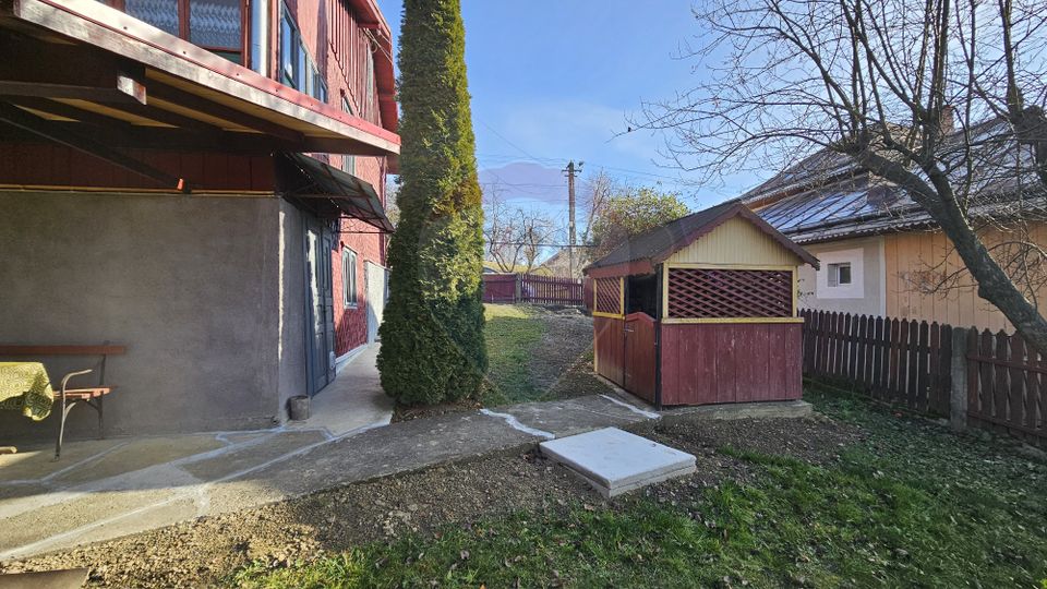 Casă / Vilă cu 3 camere de vânzare-Cacica-Suceava
