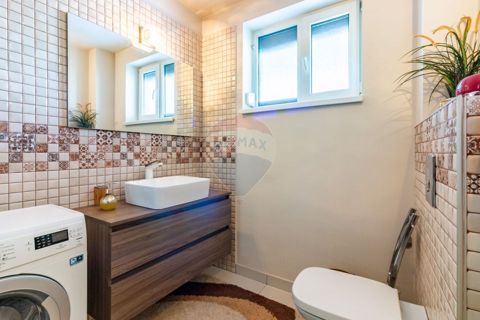 Casă / Vilă cu 4 camere de vânzare în zona Giulesti Sarbi