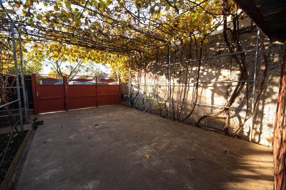 Casa cu 3 camere de vanzare in zona Central, Fundulea