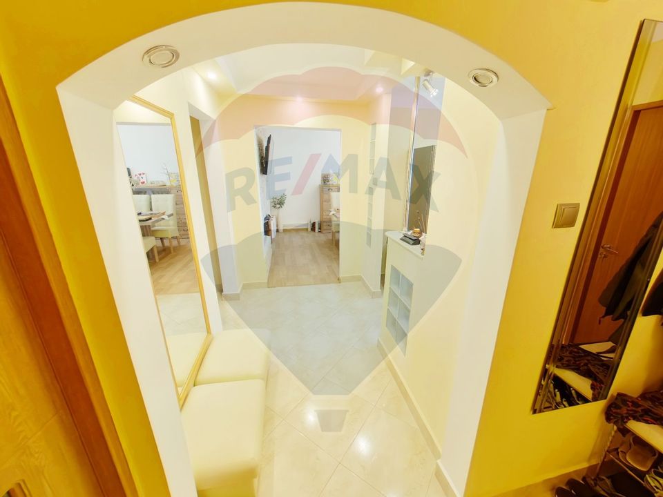 Apartament cu 3 camere de vânzare în zona Central