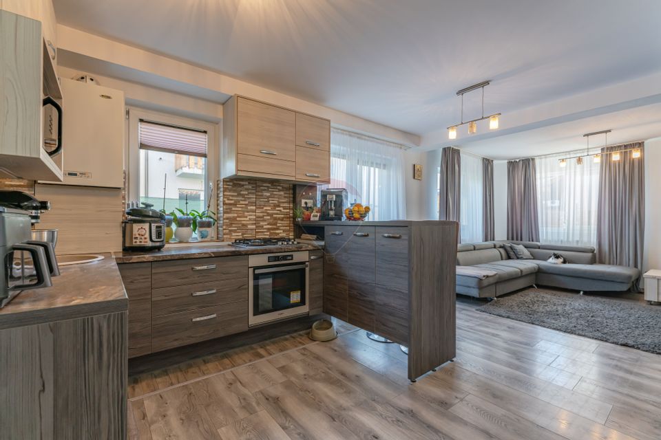 Rezervat - Casa tip duplex cu 3 camere in complex Liziera Brasov