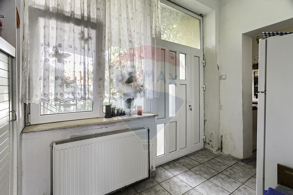 Apartament cu doua camere la casa pe strada Andrei Saguna