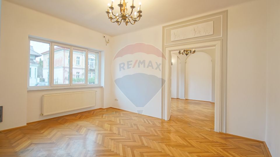 123.7sq.m Commercial Space for rent, 15 Noiembrie area