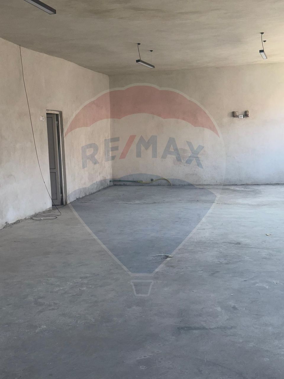 330sq.m Commercial Space for sale