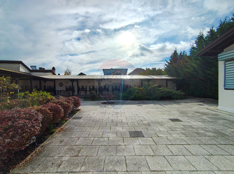 Două vile de patrimoniu, restaurate integral, cu farmec interbelic