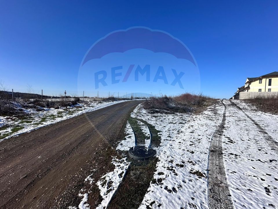 Teren intravilan 500mp, langa lac, acces drum principal - Corbeanca