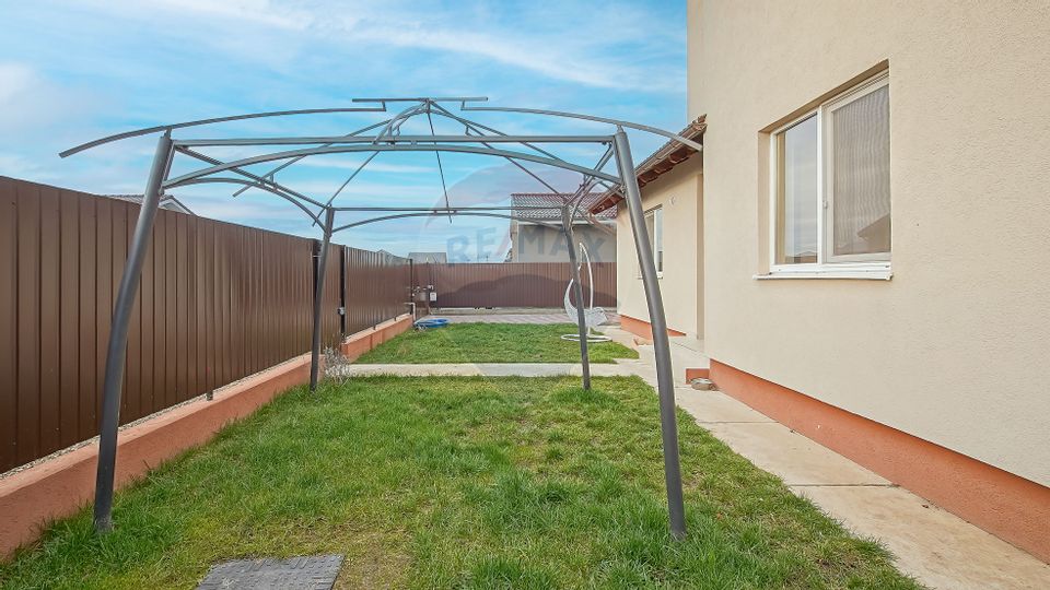 Ground floor house with underfloor heating – Sânpetru, Lempeș area