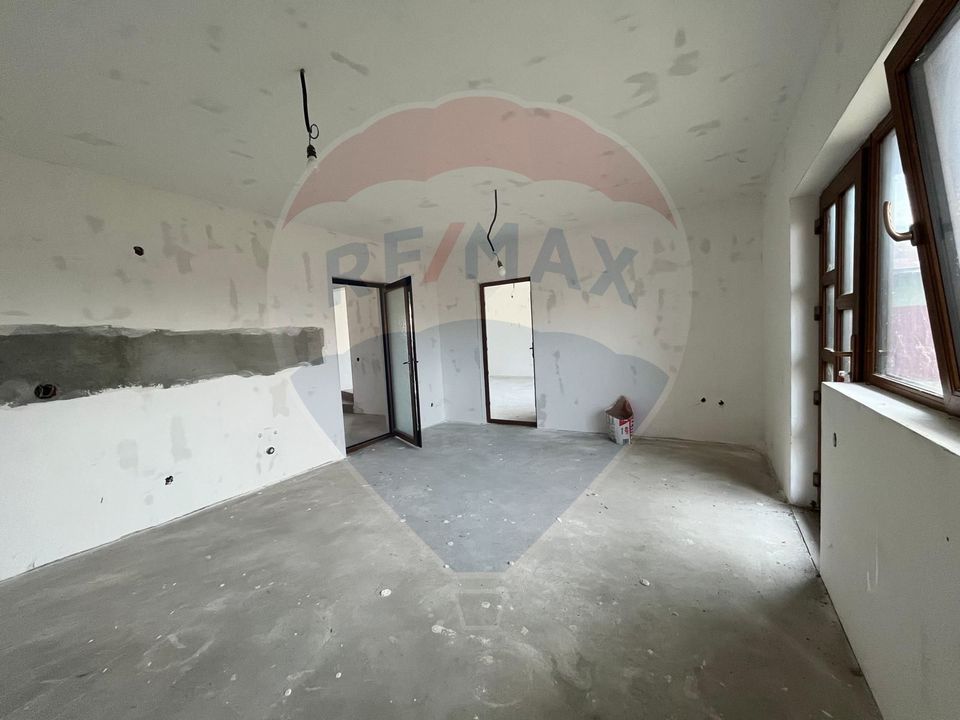 Investitie/Vanzare-  Vilă cu 5 camere la 45 minute de Bucuresti