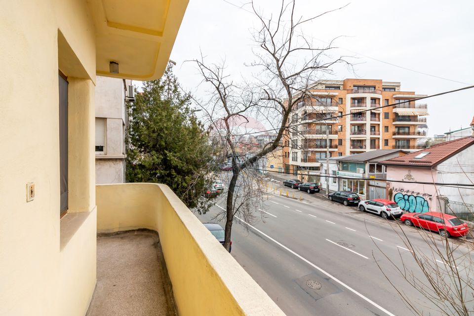 4-rooms apartment, separate entrance for sale Dacia Blvd