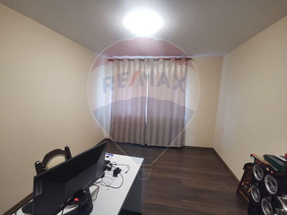 Casă modernă de vânzare