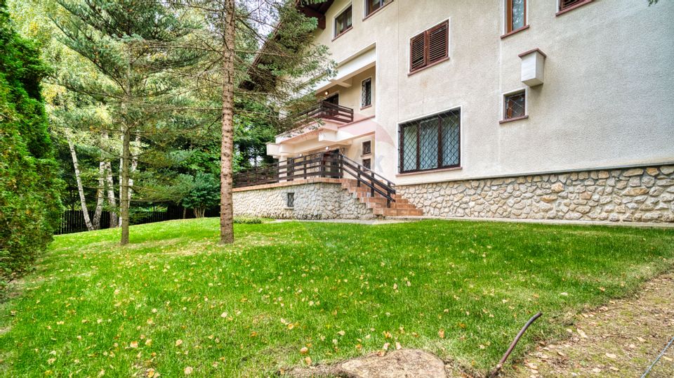 Vilă D+P+E+M de vânzare în Poiana Brasov, cu o curte de 525 mp