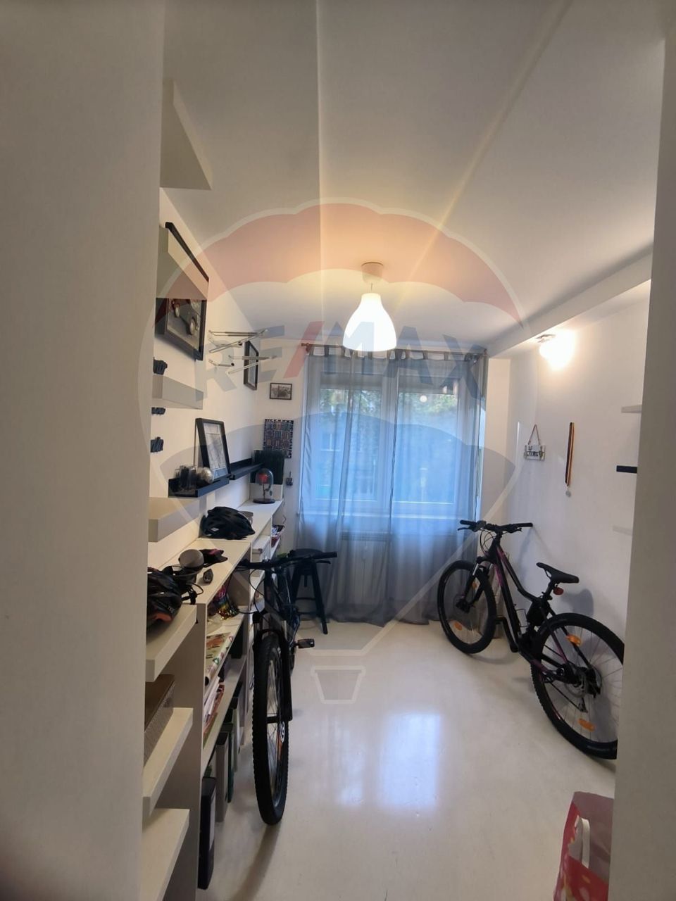 Apartament cu 2 camere de vânzare în zona Podgoria
