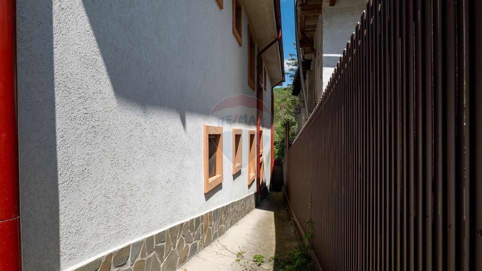 Oferta - vanzare pensiune 10 camere si casa de vacanta, Slanic Prahova