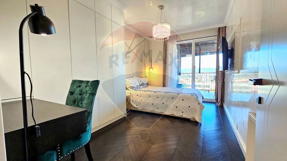 Inchiriere penthouse superfinisat cu 3 camere in zona Centrala