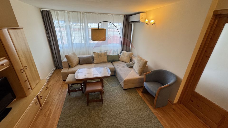 DE ÎNCHIRIAT apartament cu 2 camere  în vilǎ