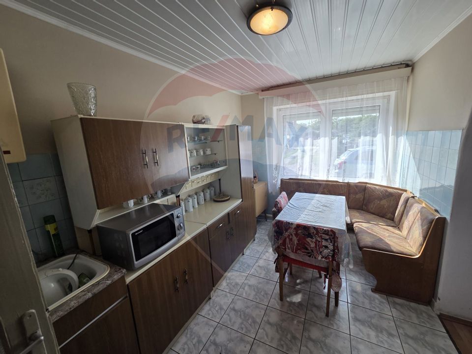 5 room House / Villa for sale, Vest area