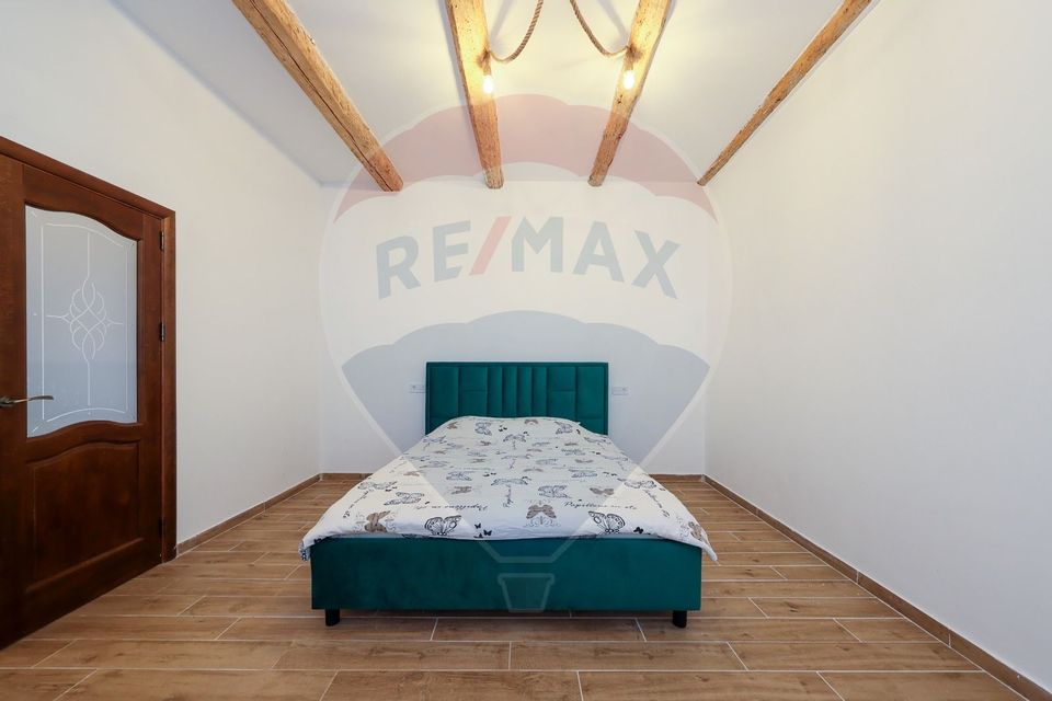 Casă cu 2 camere + curte 40 mp în zona Centrul Istoric