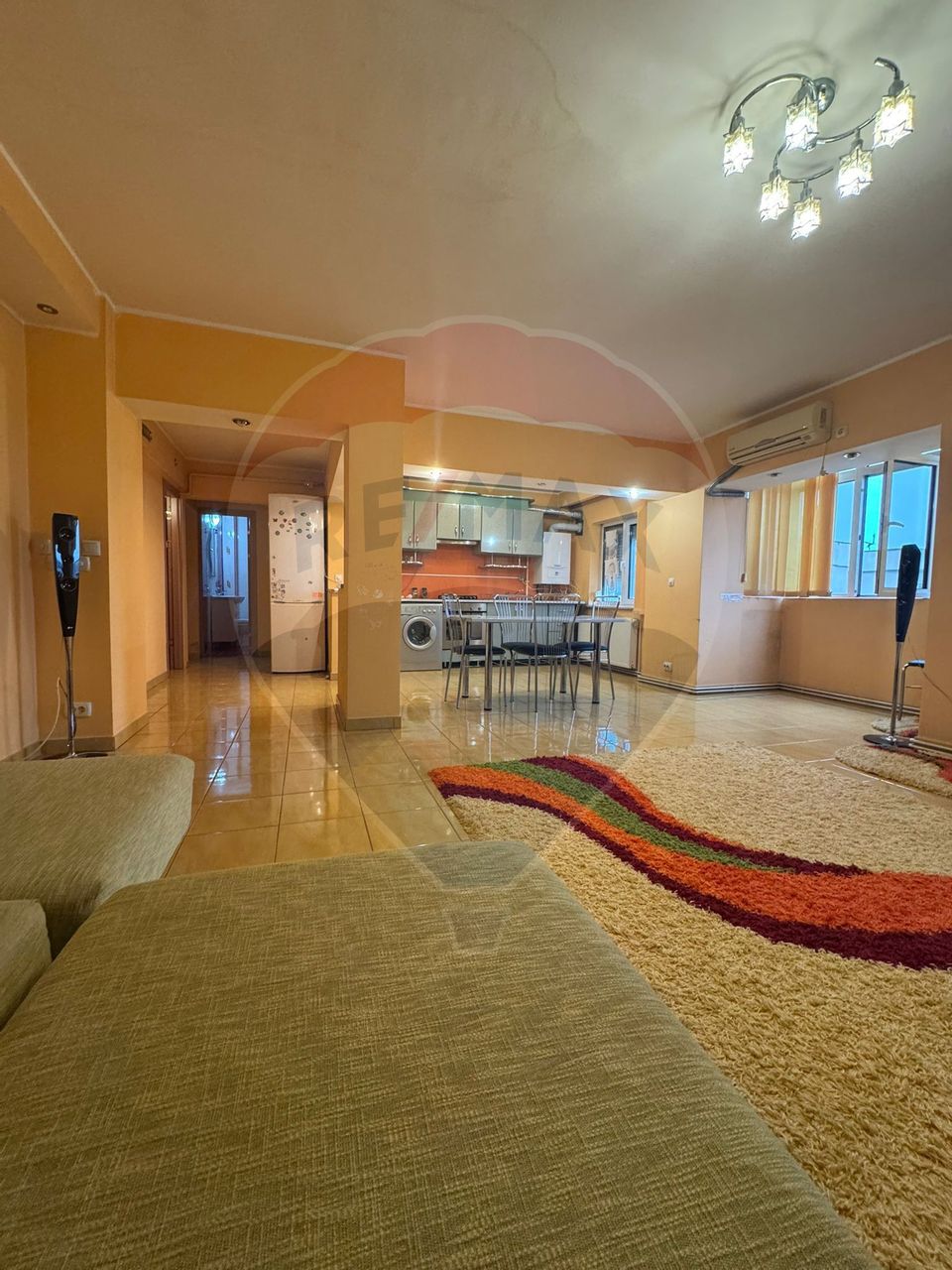 3 decomandate spatios, liber, central, Infratirii, Mc Donalds